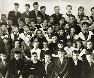 Учащиеся и преподаватели школы 1963 год