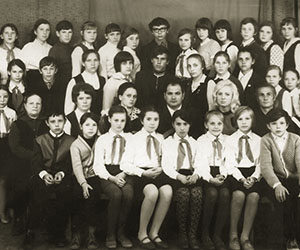 Учащиеся и преподаватели школы 1971 год