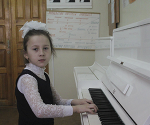Юная пианистка Адельшина Диана